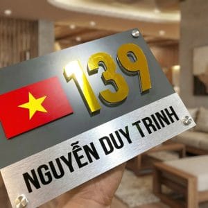 Alternative view of Biển số nhà có hình lá cờ Việt Nam Alu Mica BSN004