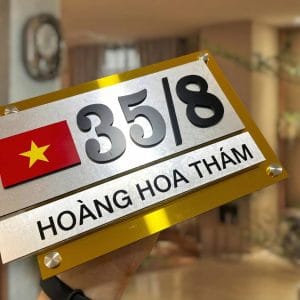 Biển Số Nhà. Mẫu nền Alu vân đá bạc, Vàng gương BSN009