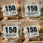 Biển số nhà ngoài trời nền Alu vân đá bạc kết hợp Đen gương. Số nổi 3D + khắc lazer nội dung BSNALU301