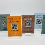 Bảng mã QR code chất liệu mica để bàn_QR004
