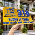 BẢNG, BIỂN SỐ NHÀ. Alcorest Vàng Gương + Mica Xanh, số nổi 10mm, ngoài trời sang trọng tinh tế _ BSN110 -  Ship Toàn Quốc|ACE DECOR