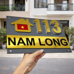 Bảng, Biển Số Nhà Alu Xám Lông Chuột Chữ Nổi 10mm Họa Tiết Ngôi Nhà + Lá Cờ Việt Nam_BSN109 |ACE DECOR
