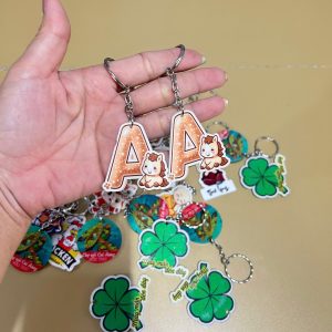 MÓC KHÓA CHỮ CÁI KÈM LINH VẬT CUTE CÁ NHÂN HÓA_MK203 THEO YÊU CẦU- CHẤT LIỆU MICA BỀN ĐẸP - MIỄN PHÍ THIẾT KẾ - SHIP TOÀN QUỐC| ACE DECOR