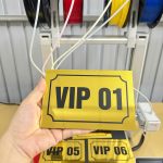 BIỂN SỐ PHÒNG/ TẦNG mẫu  dán tường, Nền Alcorest GƯƠNG VÀNG. Nội dung in UV. Bền, đẹp, sang trọng _BSP004| ACE DECOR
