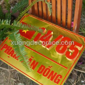 Biển Số Nhà Mica Đỏ Nền Vàng Gương Theo Yêu Cầu – Thiết Kế Phong Thủy Tăng Vượng Khí Tại Bắc Ninh