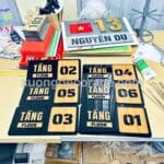 Biển Số Tầng Nền Mica Phối Chữ Gỗ - Sự Kết Hợp Tinh Tế Cho Không Gian Sang Trọng - Thiết Kế Theo Yêu Cầu -Uy Tín Chất Lượng