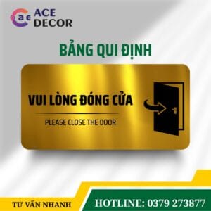 Biển Bảng Nhắc Nhở Vui Lòng Đóng Cửa Ra Vào Cẩn Thận Chất Liệu Alu, Mica Kèm Keo 3M Siêu Dính