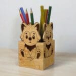 Hộp Đựng Bút Để Bàn Cute Có Nhãn Dán - Kệ Cắm Bút Để Bàn Dễ Thương Nhiều Ngăn Cho Học Sinh Sinh Viên