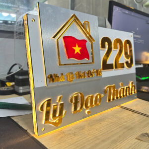 Alternative view of Biến Hóa Mặt Tiền Nhà Cực Sang Chảnh Với Bảng Số Nhà Có Đèn Led Siêu Sáng! 🌟