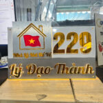 Biến Hóa Mặt Tiền Nhà Cực Sang Chảnh Với Bảng Số Nhà Có Đèn Led Siêu Sáng! 🌟