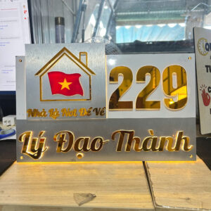 Biến Hóa Mặt Tiền Nhà Cực Sang Chảnh Với Bảng Số Nhà Có Đèn Led Siêu Sáng! 🌟