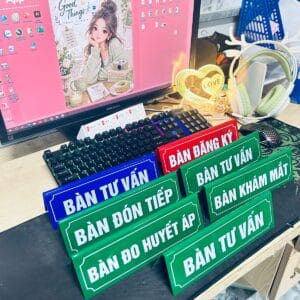 Biển Chức Danh Chữ A Mica In Uv Cao Cấp | Giá Tận Xưởng, Thiết Kế Theo Yêu Cầu