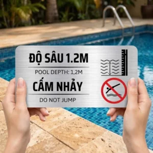 Biển Cảnh Báo Độ Sâu Bể Bơi Tiêu Chuẩn - Mica/Alu In Uv Theo Yêu Cầu Giá Xưởng | Đặt Hàng Ngay